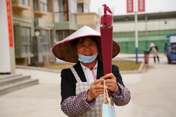 【动态】直击现场！扬翔的男神们给女神送节日惊喜啦